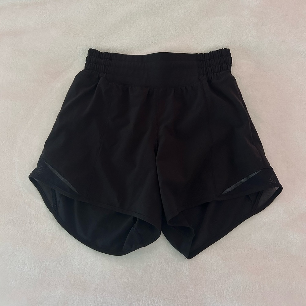 lululemon size 2 hotty hot high-rise lined short 4"